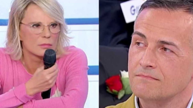 Uomini e Donne, Maria De Filippi spiega l'assenza di Riccardo: 'Febbre e mal di stomaco'.