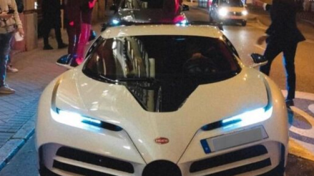Cristiano Ronaldo et sa Bugatti dans les rues de Madrid. (screenshot tweeter @RMadrid_actu)