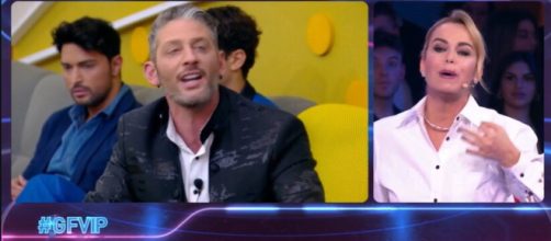 GFVip 7, Sonia Bruganelli sui social ha messo dei like contro Tavassi, Micol e Giaele.