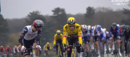 Tadej Pogačar e Jonas Vingegaard in fuga alla Parigi-Nizza.