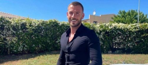 Julien Bert prend enfin la parole pour répondre aux vidéos d'Hilona après une semaine d'absence. (Crédit @ Instagram)