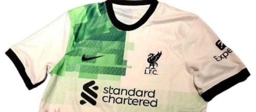 probable maillot Liverpool extérieur 2023/2024 (source Twitter @LivShirtsMuseum)
