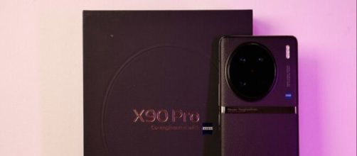Vivo met sur le marché le X90 Pro avec un triple capteurs photo (Screenshoot Twitter @JournalDuGeek)
