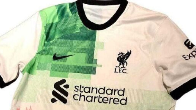 probable maillot Liverpool extérieur 2023/2024 (source Twitter @LivShirtsMuseum)