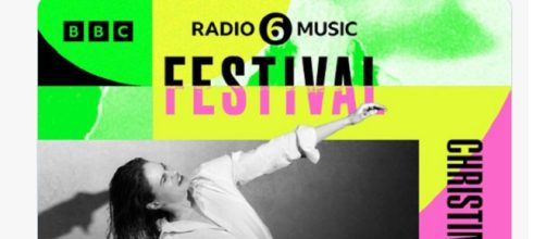 Christine and the Queens se produira au BBC Radio 6 Music Festival (Screenshot Twitter @QueensChristine)