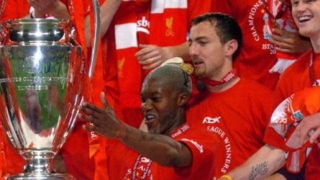 Djibril Cissé a remporté la Ligue des champions avec Liverpool en 2005. (screenshot Twitter - @Petrit_Sfj)