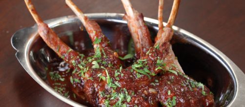 Braciole di agnello glassate al miele, una ricetta davvero strepitosa.