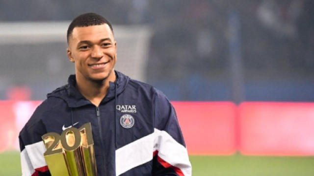 Kylian Mbappé avec le PSG (capture Twitter Actu Foot)