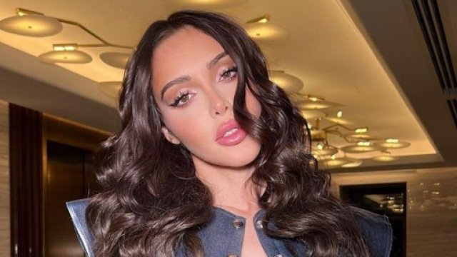 Après sa réduction mammaire, Nabilla met en garde contre les excès de chirurgie esthétique. ( screenshot Instagram @nabilla)