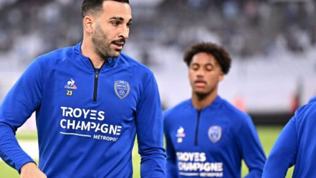 Adil Rami garde de bons souvenirs de son passage à l'OM. (screenshot Twitter - @_BeFootball)