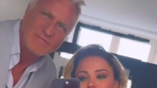 Laure Boulleau s'amuse avec David Ginola sur Canal+ (capture Twitter Laure Boulleau)