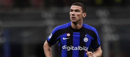 Mercato Inter: il Wolfsburg vuole Robin Gosens, possibile offerta di 18 milioni in estate.