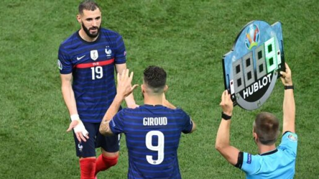 Giroud clair au sujet de Benzema et de son départ des Bleus au Qatar. (screenshot Twitter - @VibesFoot)