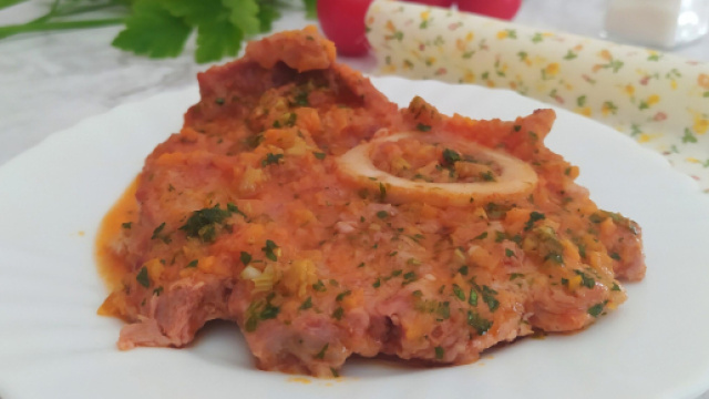 Ossibuchi al sugo, un piatto della tradizione.