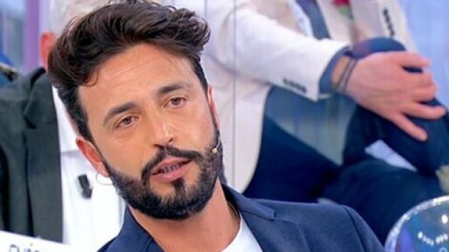 Uomini e donne, Armando sbugiardato da Veronica.