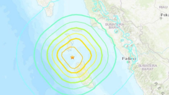 Un puissant séisme de magnitude 7.3 a frappé l'Indonésie (Screenshot Twitter @sudouest)