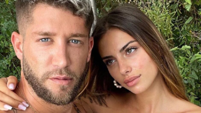 Pagaa et Giuseppa parents plus tôt que prévu : ils dévoilent le joli prénom de leur fille. (Screenshot @instagram)