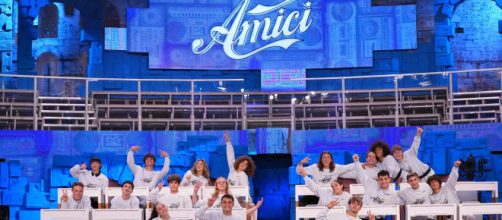 Amici22, indiscrezione Candela: due allievi sarebbero positivi al Covid-19.