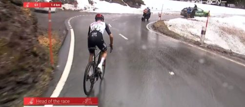 Ciclismo, Adam Yates in testa al Giro di Romandia.