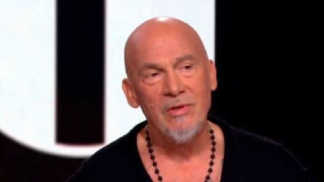 Florent Pagny sur le plateau de Le Dimanche de France 2 (Screenshoot Twitter @NewsTVReal)