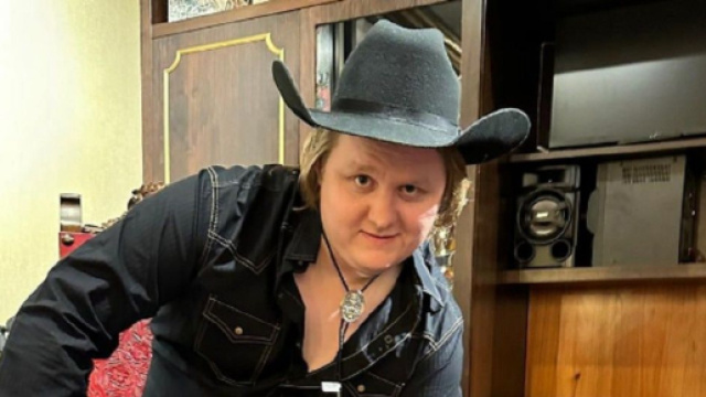 Le chanteur écossais Lewis Capaldi (Screenshoot Twitter @iHeartRadio)