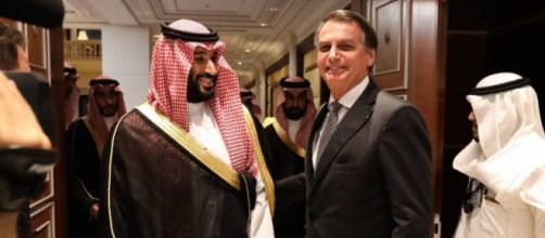 O então presidente Jair Bolsonaro em encontro com o príncipe herdeiro da Arábia Saudita, Mohammad bin Salman, em 2019 (José Dias/PR)
