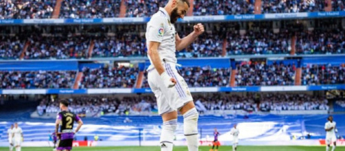 Karim Benzema sous les coulueurs du Real Madrid (capture Twitter @sports.fr)