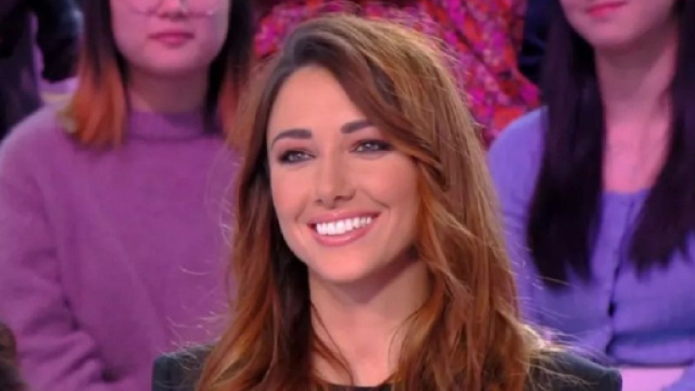 Delphine Wespiser sur le plateau de TPMP (Screenshoot Twitter @DamienMercereau)