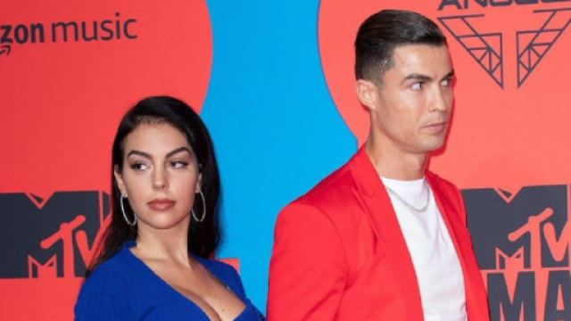 Georgina Rodriguez et Cristiano Ronaldo (capture Twitter @DeportesCuatro)