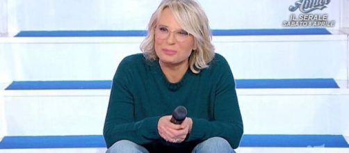 Uomini e donne, cambio programmazione: stop per Pasquetta, Maria De Filippi si ferma.