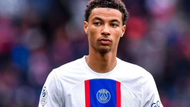 Ekitike en manque de temps de jeu cette saison avec le PSG. (screenshot Twitter - @ActuFoot_)