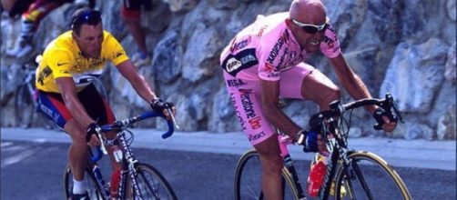 Ciclismo, Marco Pantani e Lance Armstrong al Tour de France
