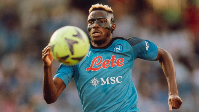 Le club de la capitale souhaiterait recruter la star des chamions de Serie A (Capture Twitter @sscnapoli)