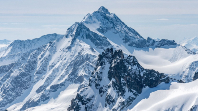 Trovati sulle Alpi dei microbi 'mangia-plastica' amanti del freddo.