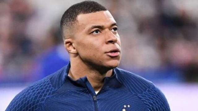 Kylian Mbappé avec les Bleus (capture Twitter @ActuFoot_)