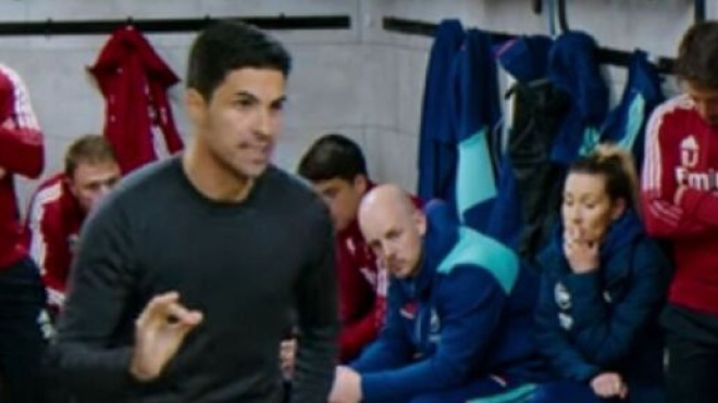 Mikel Arteta dans le vestiaire d'Arsenal (capture Prime Video)
