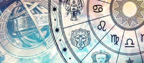 L'oroscopo del weekend del 13 e 14 maggio per tutti i segni zodiacali