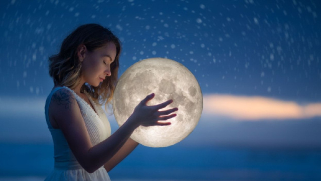 L'oroscopo del weekend 20-21 maggio, Toro simpatico e Ariete più concreto.