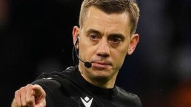 Clément Turpin le derby milanais entre l’Inter et l’AC Milan mardi soir (capture Twitter @ActuFoot_)