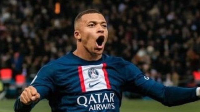 Kylian Mbappé sous les couleurs du PSG (capture Twitter @Etleau)