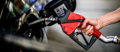 Gasolina reduzirá em R$ 0,40 por litro o seu preço médio de venda para as distribuidoras (Marcello Casal Jr/Agência Brasil)
