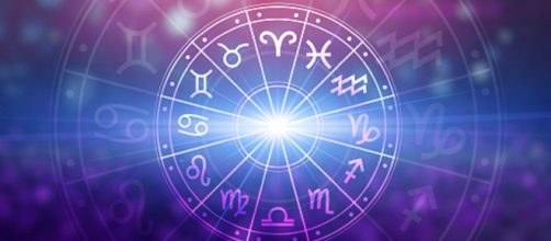 L'oroscopo del weekend del 20 e 21 maggio per tutti i segni zodiacali.