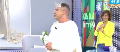 'Sálvame' viste de blanco a Jorge Javier Vázquez y replica el vestido de novia de Tamara Falcó (Telecinco)