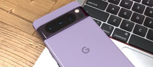 Le Google Pixel 8 Pro intègrera un triple appareil photo (Screenshoot Twitter @techdroider)