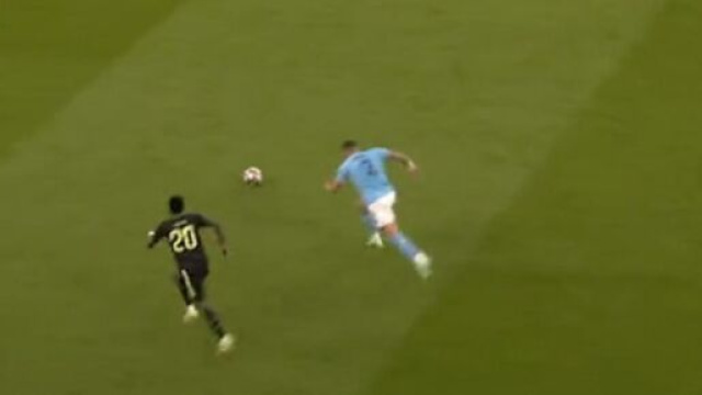 Le duel Walker - Vinicius (capture Twitter @ActuFoot_)