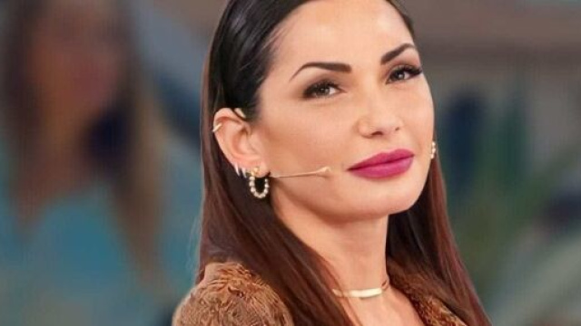 Uomini e donne, Ida vittima di un furto.