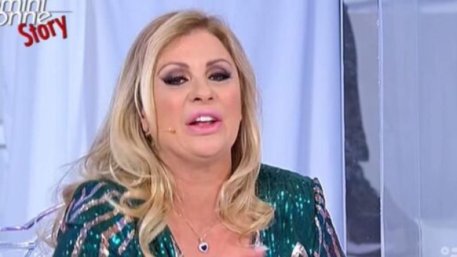 Uomini e donne, ipotesi nuovo opinionista.