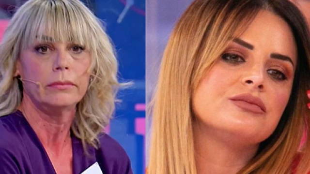 U&D, Aurora punge Roberta e le dame per difendere Nicole: 'Sei ciò che non saranno mai'.