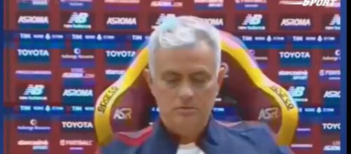 José Mourinho agacé par la question d'un journaliste en conférence de presse. (screenshot Twitter - @RMCsport)