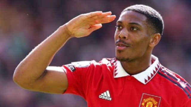 Anthony Martial, indésiré à Manchester United, pourrait intégrer l'effectif d'Aston Villa (Screenshoot Twitter @sokaprokenya)